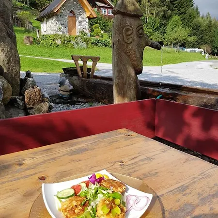 Und Panoramastellplatz Friedburg Hotel 3*