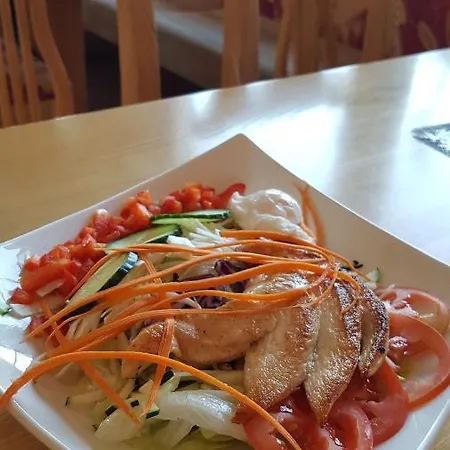 Hotel Und Panoramastellplatz Friedburg 3*